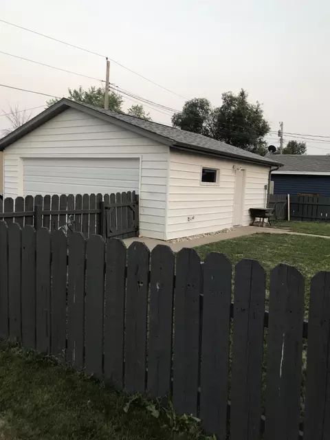 920 8th Ave W, Williston, ND 58801 photo 26