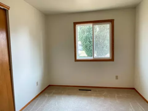 1516 2nd Ave E, Williston, ND 58801 photo 8