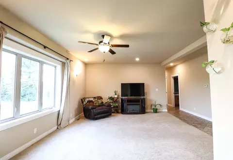 50 72nd St E, Williston, ND 58801 photo 3