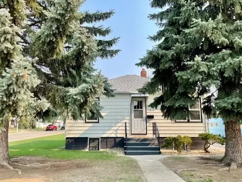 1024 4th St W, Williston, ND 58801 photo 1