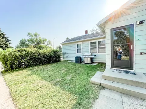527 11th Ave W, Williston, ND 58801 photo 5