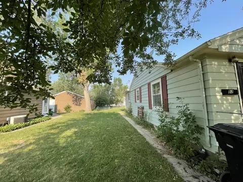 527 11th Ave W, Williston, ND 58801 photo 3