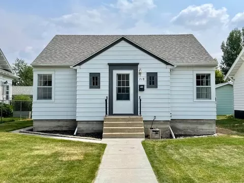 718 2nd Ave E, Williston, ND 58801 photo 1