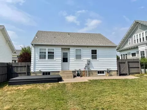718 2nd Ave E, Williston, ND 58801 photo 4
