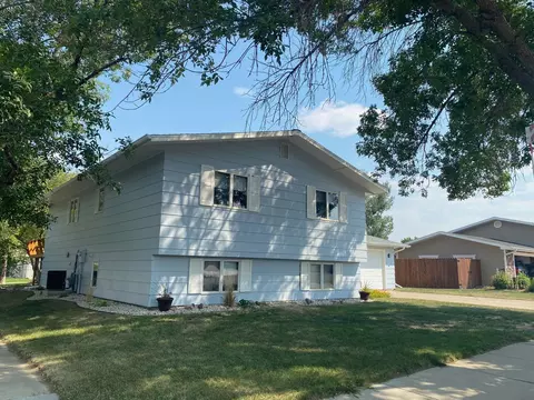 2122 1st Ave E, Williston, ND 58801 photo 33