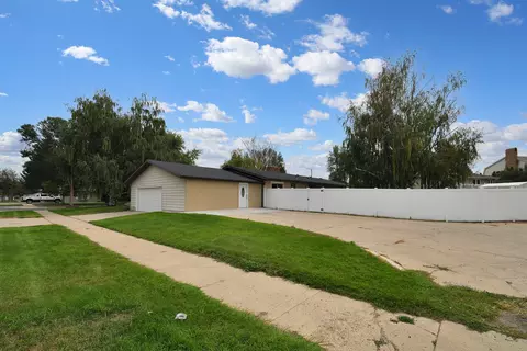 1719 4th Ave E, Williston, ND 58801 photo 5