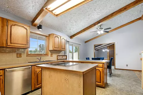 1719 4th Ave E, Williston, ND 58801 photo 13