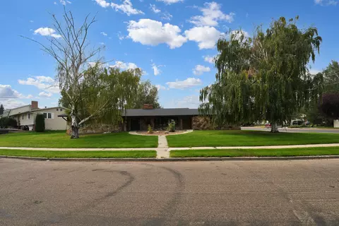 1719 4th Ave E, Williston, ND 58801 photo 3