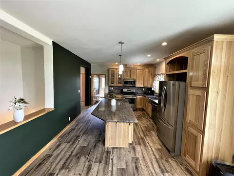 7225 1st Ave E, Williston, ND 58801 photo 7