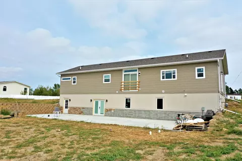 7225 1st Ave E, Williston, ND 58801 photo 33