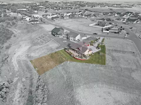 708 Tyler St, Williston, ND 58801 photo 3