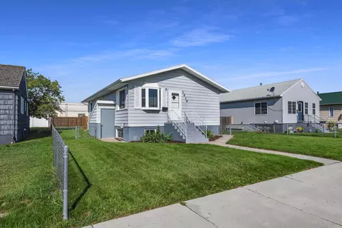 1419 1st Ave W, Williston, ND 58801 photo 3