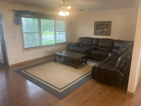 209 E Highland Dr, Williston, ND 58801 photo 9