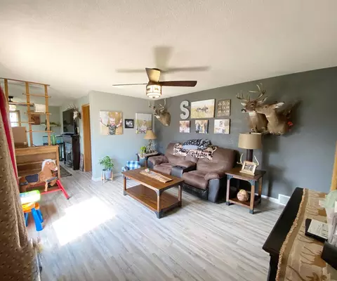 904 1st Ave W, Williston, ND 58801 photo 5