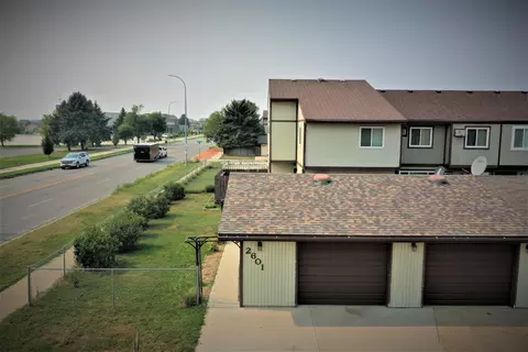 2601 17th Ave W, Williston, ND 58801 photo 2