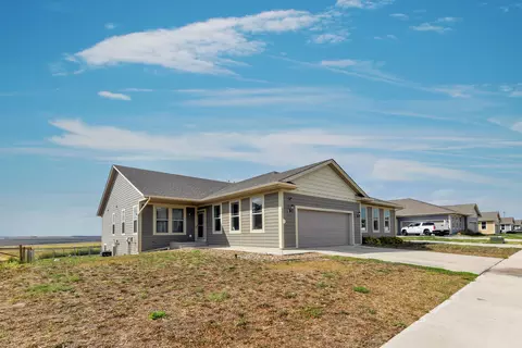3031 Long Branch Ave, Williston, ND 58801 photo 4