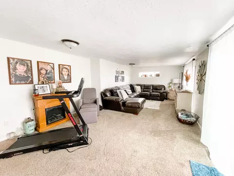 713 16th St W, Williston, ND 58801 photo 26