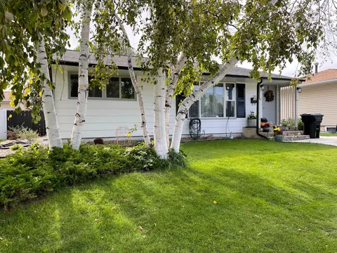 713 16th St W, Williston, ND 58801 photo 1