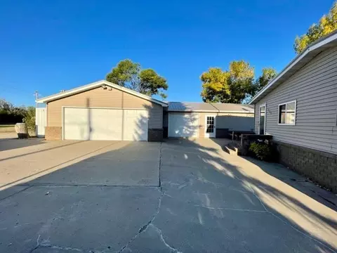 148 Blacktail Dr, Williston, ND 58801 photo 5