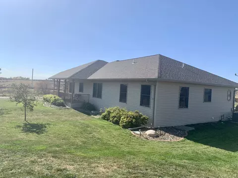 4817 Southview Ln, Williston, ND 58801 photo 4