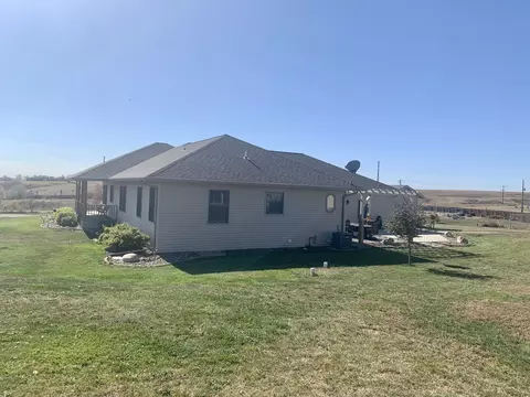 4817 Southview Ln, Williston, ND 58801 photo 6