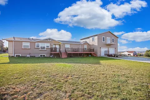 2206 16th St E, Williston, ND 58801 photo 1