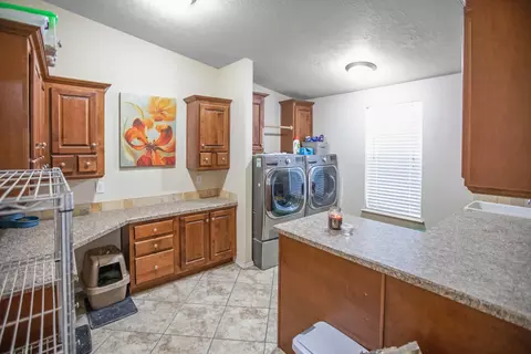 2206 16th St E, Williston, ND 58801 photo 29