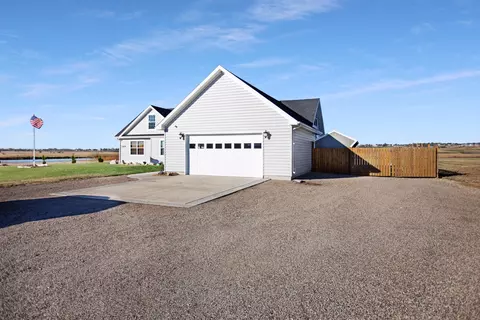 5459 Mathew Ave, Williston, ND 58801 photo 10