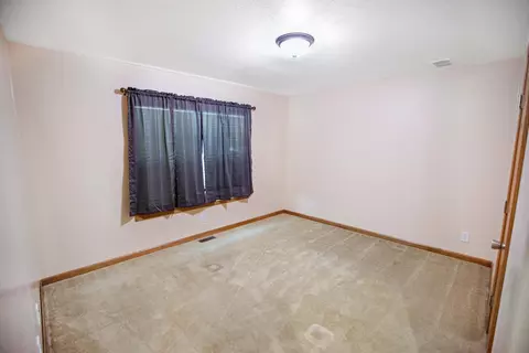 5459 Mathew Ave, Williston, ND 58801 photo 39