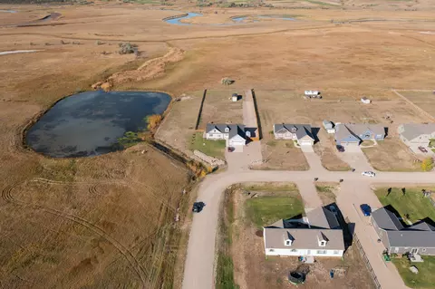 5459 Mathew Ave, Williston, ND 58801 photo 4