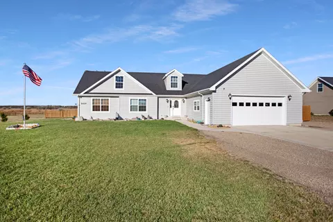 5459 Mathew Ave, Williston, ND 58801 photo 1