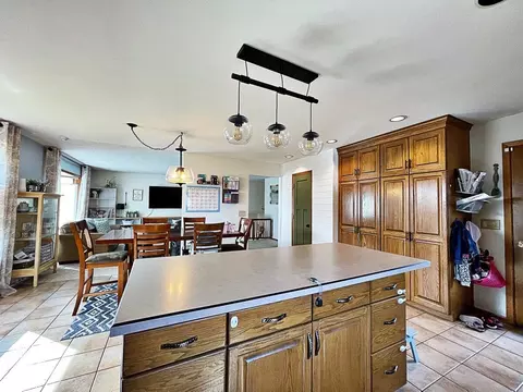 1306 22nd St W, Williston, ND 58801 photo 7
