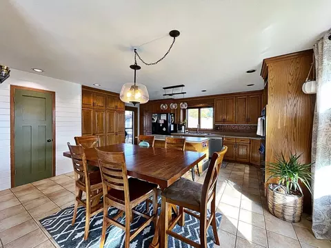 1306 22nd St W, Williston, ND 58801 photo 5