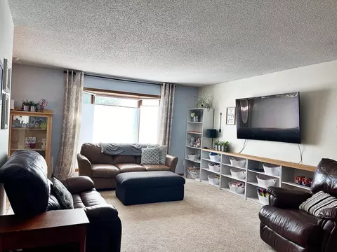 1306 22nd St W, Williston, ND 58801 photo 9