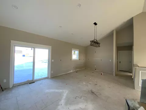 13355 Meadow Creek St, Williston, ND 58801 photo 5