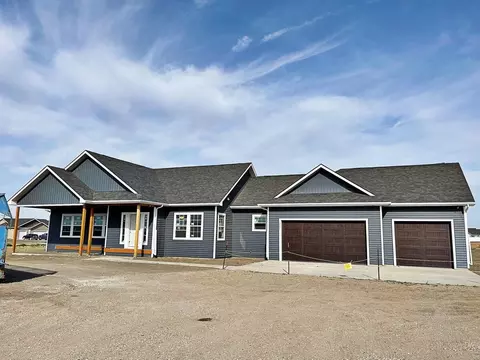 13355 Meadow Creek St, Williston, ND 58801 photo 1