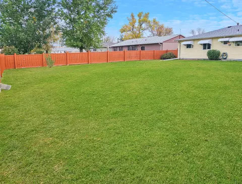 921 16th Ave W, Williston, ND 58801 photo 23
