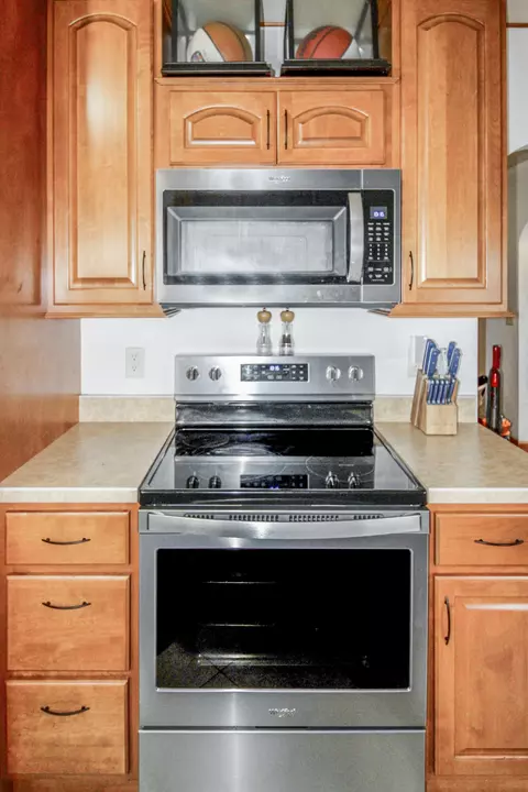 420 17th St W, Williston, ND 58801 photo 6