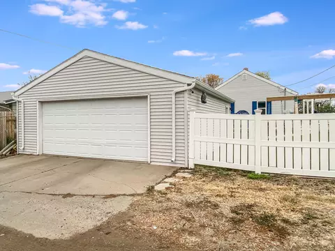 420 17th St W, Williston, ND 58801 photo 3