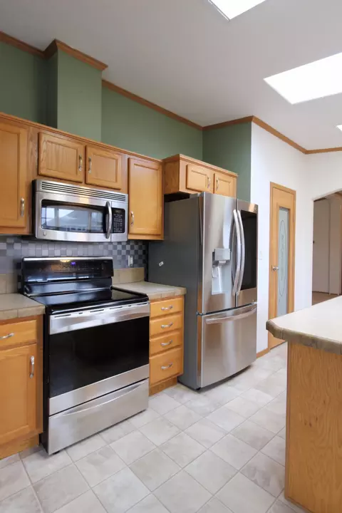 2018 Bison Dr, Williston, ND 58801 photo 7