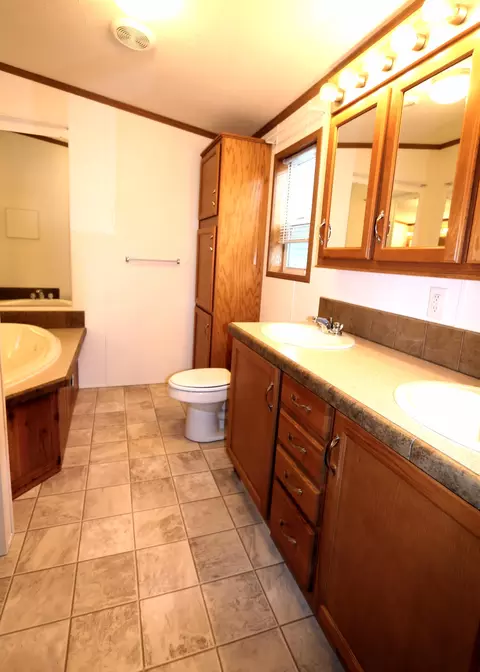 2018 Bison Dr, Williston, ND 58801 photo 16