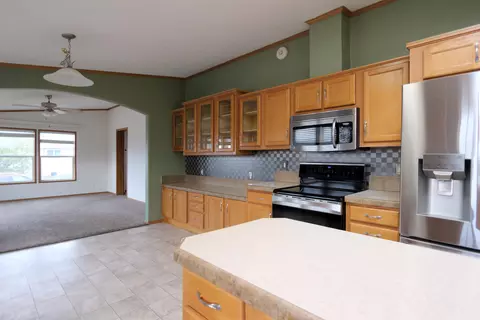 2018 Bison Dr, Williston, ND 58801 photo 8