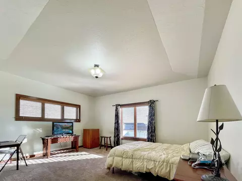 2416 27th Ave W, Williston, ND 58801 photo 6