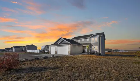 13679 Cherry St NW, Williston, ND 58801 photo 1