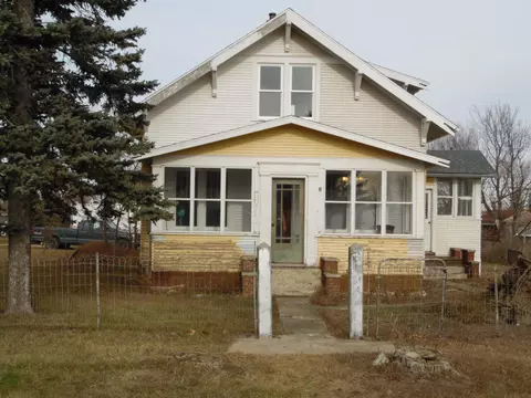 401 2nd Ave, Wildrose, ND 58795