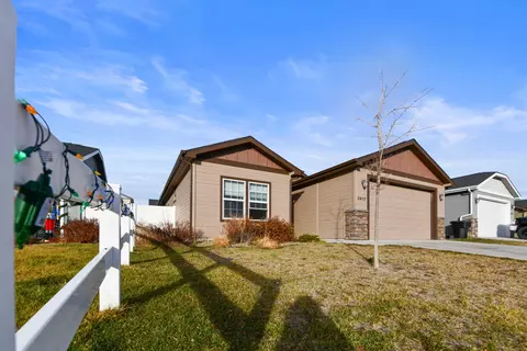 3412 33rd St W, Williston, ND 58801 photo 32