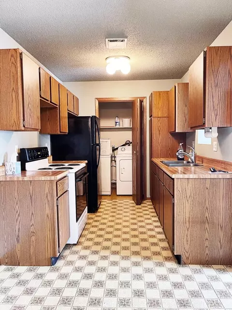 2605 18th Ave W, Williston, ND 58801 photo 9