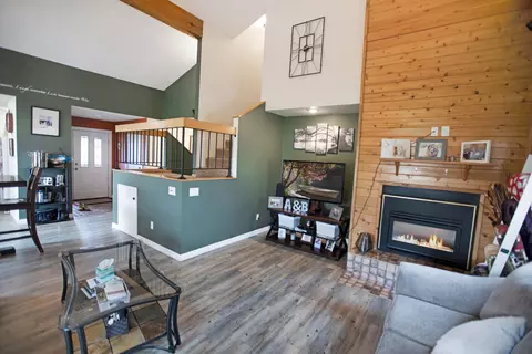 1610 Bison Dr, Williston, ND 58801 photo 3