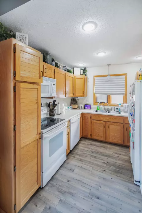 1610 Bison Dr, Williston, ND 58801 photo 7