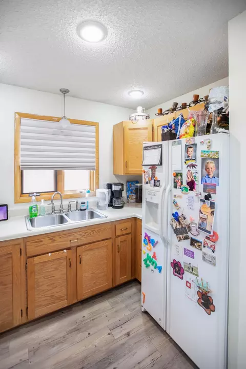 1610 Bison Dr, Williston, ND 58801 photo 8